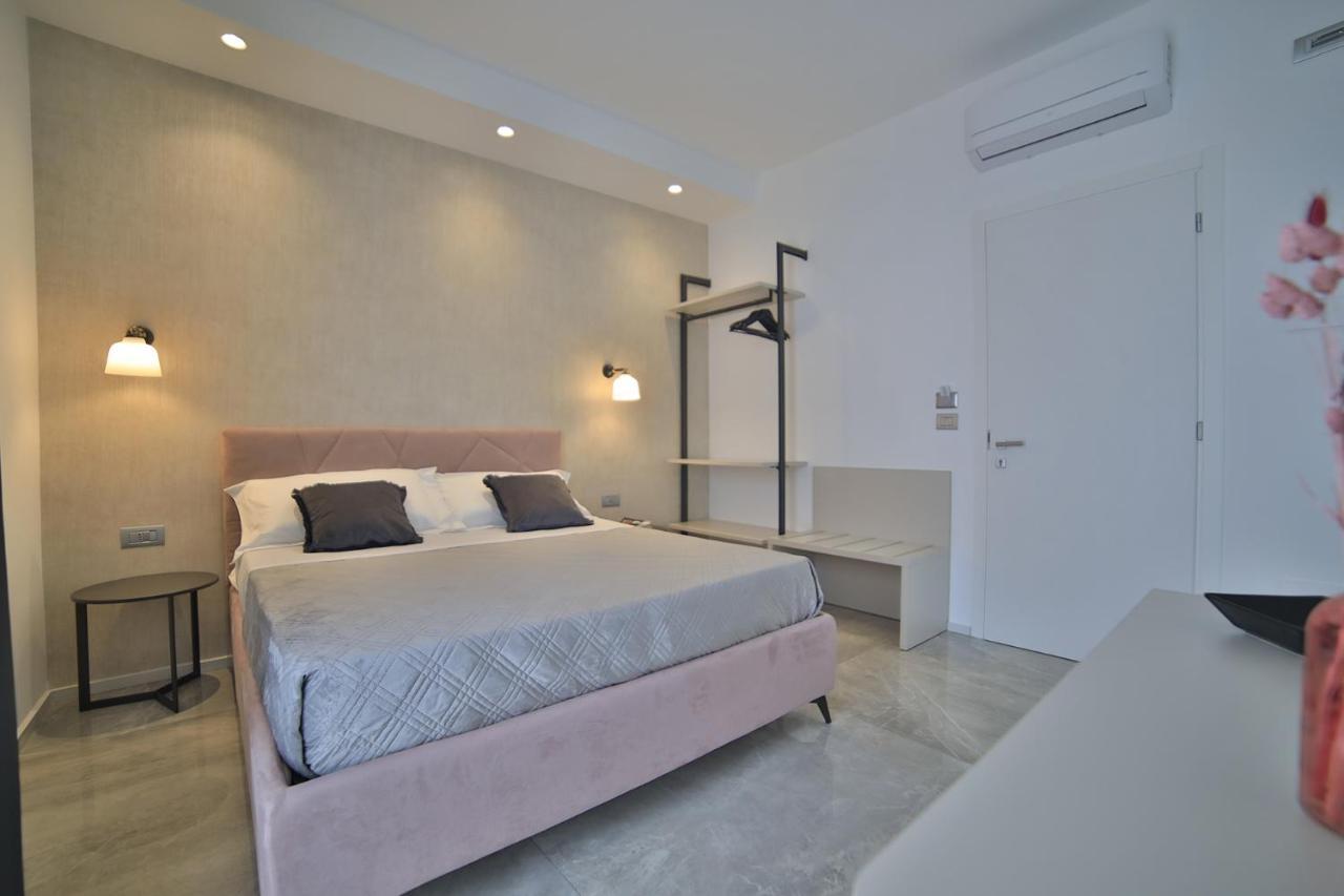 Calaluna Rooms Porto Cesareo Esterno foto